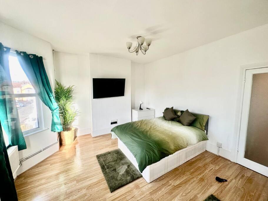 Apartment Cosy Two Bedroom Apartment,se13