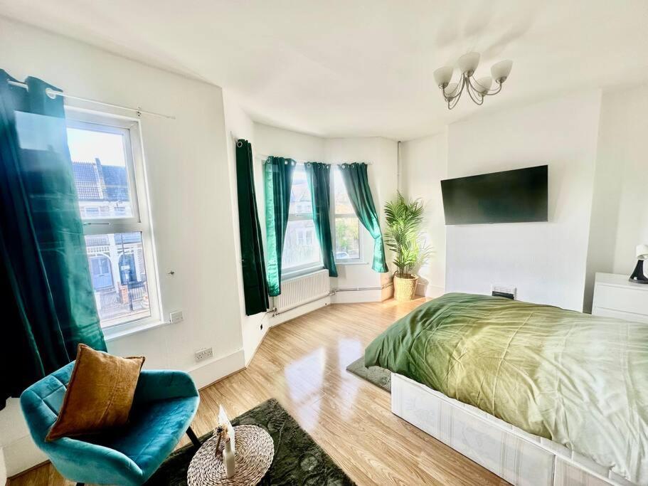 Apartment Cosy Two Bedroom Apartment,se13 *