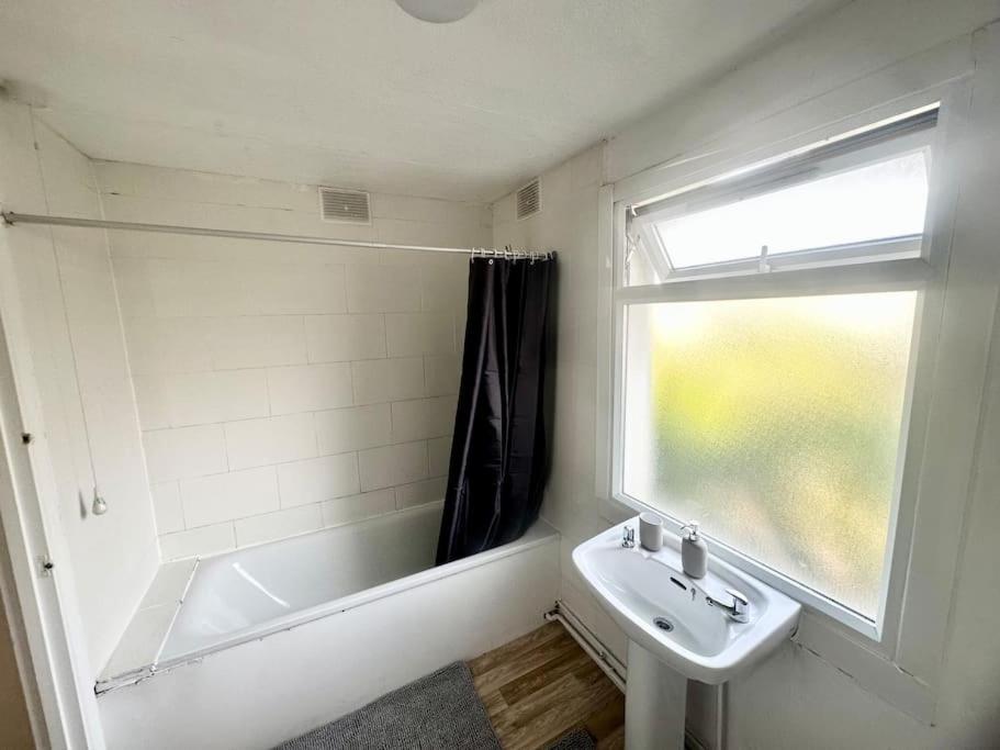 Cosy Two Bedroom Apartment,se13 * Londen